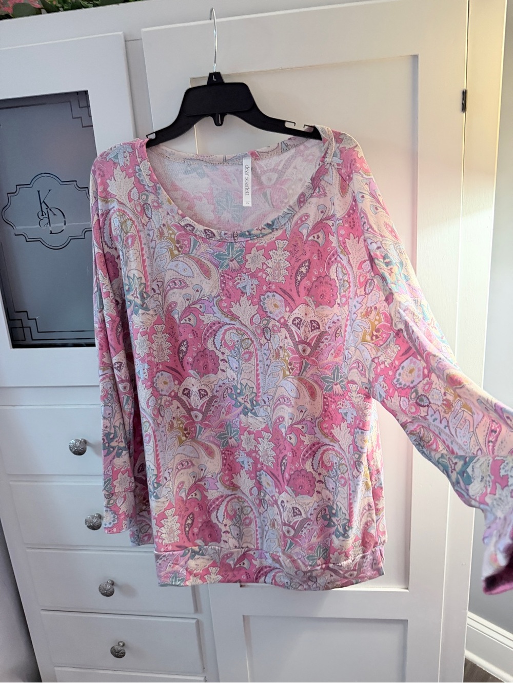 Dear Scarlett Paisley Print Scoop-Neck Long Sleeve Top - Pink - Picture 2 of 9